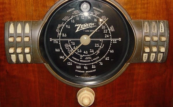 1940 Zenith radio dial